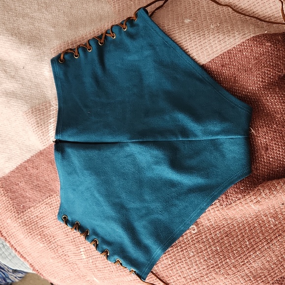 High waisted short - Picture 2 of 5